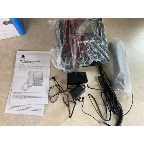 AT & T Corded Answering System With Backlit Display - Picture 5 of 8